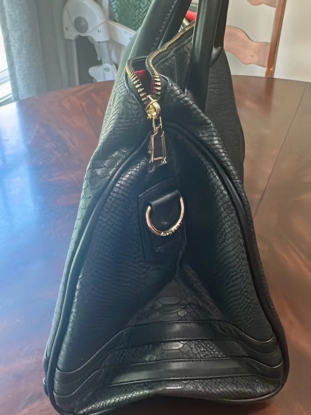 tots and carry premium black